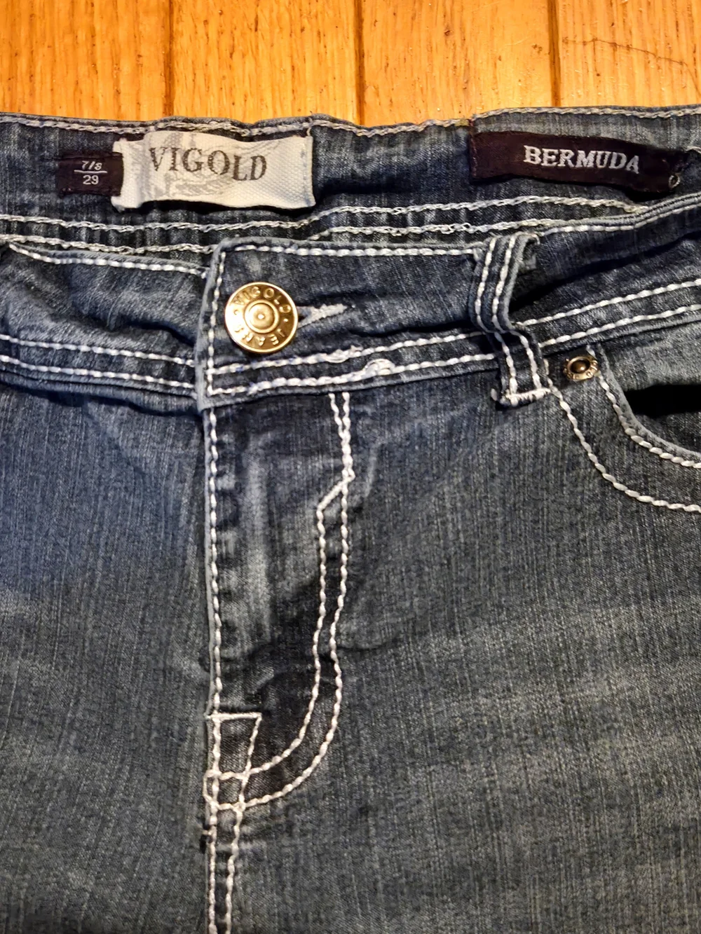 Vigold Bermuda Denim Shorts Size 7/8 29 Cuffed Embellished Contrast Stitch Y2K